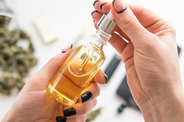 Coraz więcej pozytywnych opinii o oleju CBD. Czy to rzeczywiście działa?