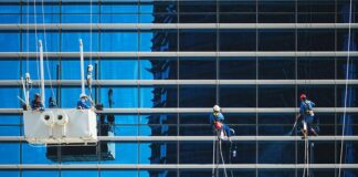 Co należy się sprzątaczce?