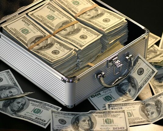 Ile zarabia Top 1% Polaków?