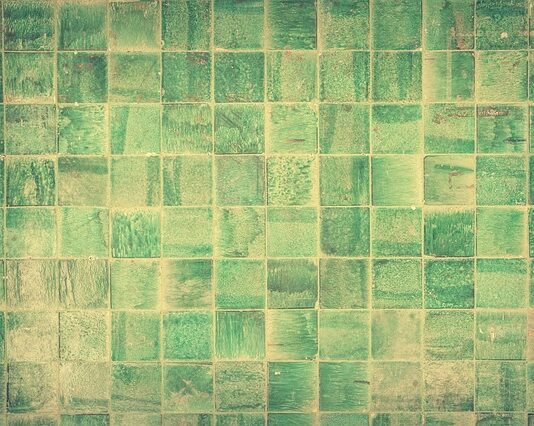 Co zrobić aby płytki nie były śliskie?