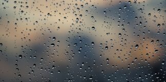 Od czego może pęknąć szyba hartowana?