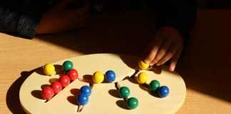 Jak dopasować oprawki do kształtu twarzy?